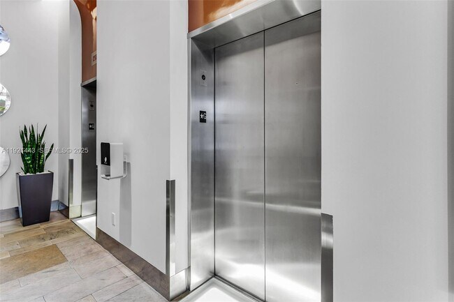 Building Photo - 55 SE 6th St