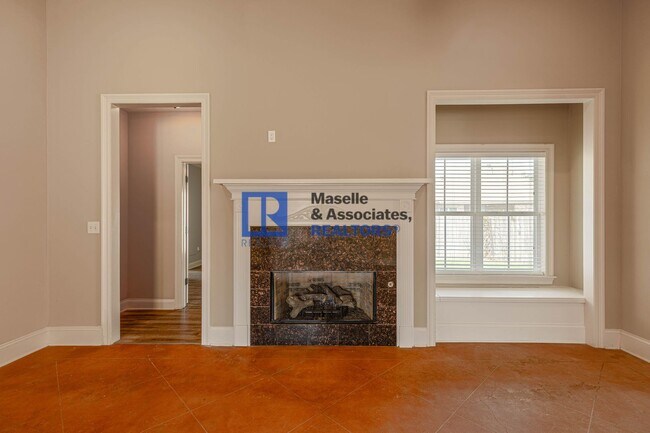 Building Photo - Beautiful 3 bedroom, 2 bathroom house in B...