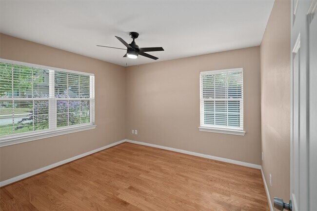 Building Photo - 3725 Murworth Dr