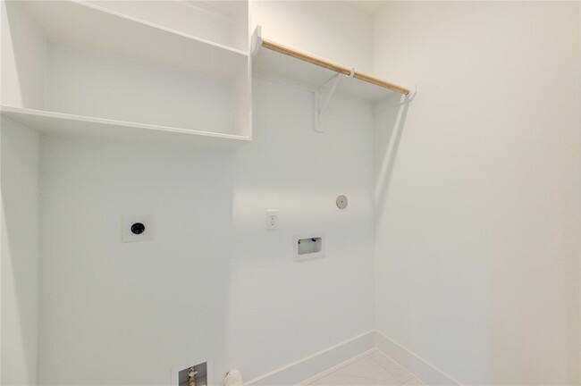 Building Photo - 4043 Buck St