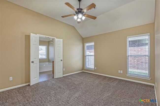 Building Photo - 5610 Alexandria Dr