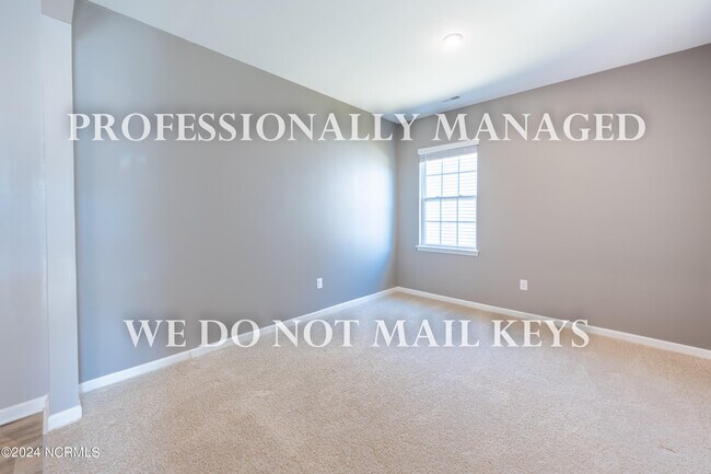 Building Photo - 458 Golden Villas Dr