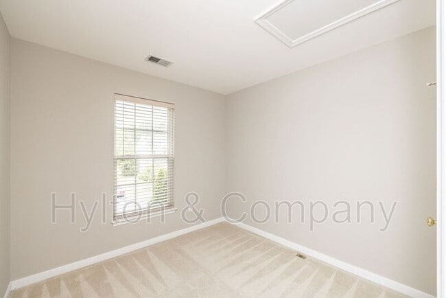 Building Photo - 907 Dominion Townes Ct