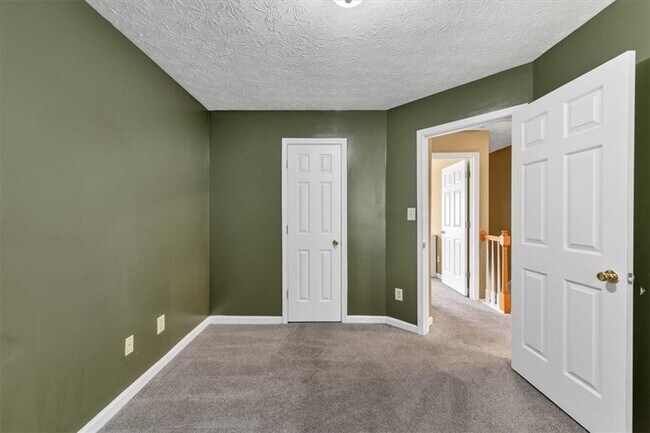 Building Photo - 5745 Old Carriage Dr