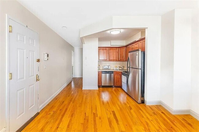 Building Photo - 9526 Schenck St