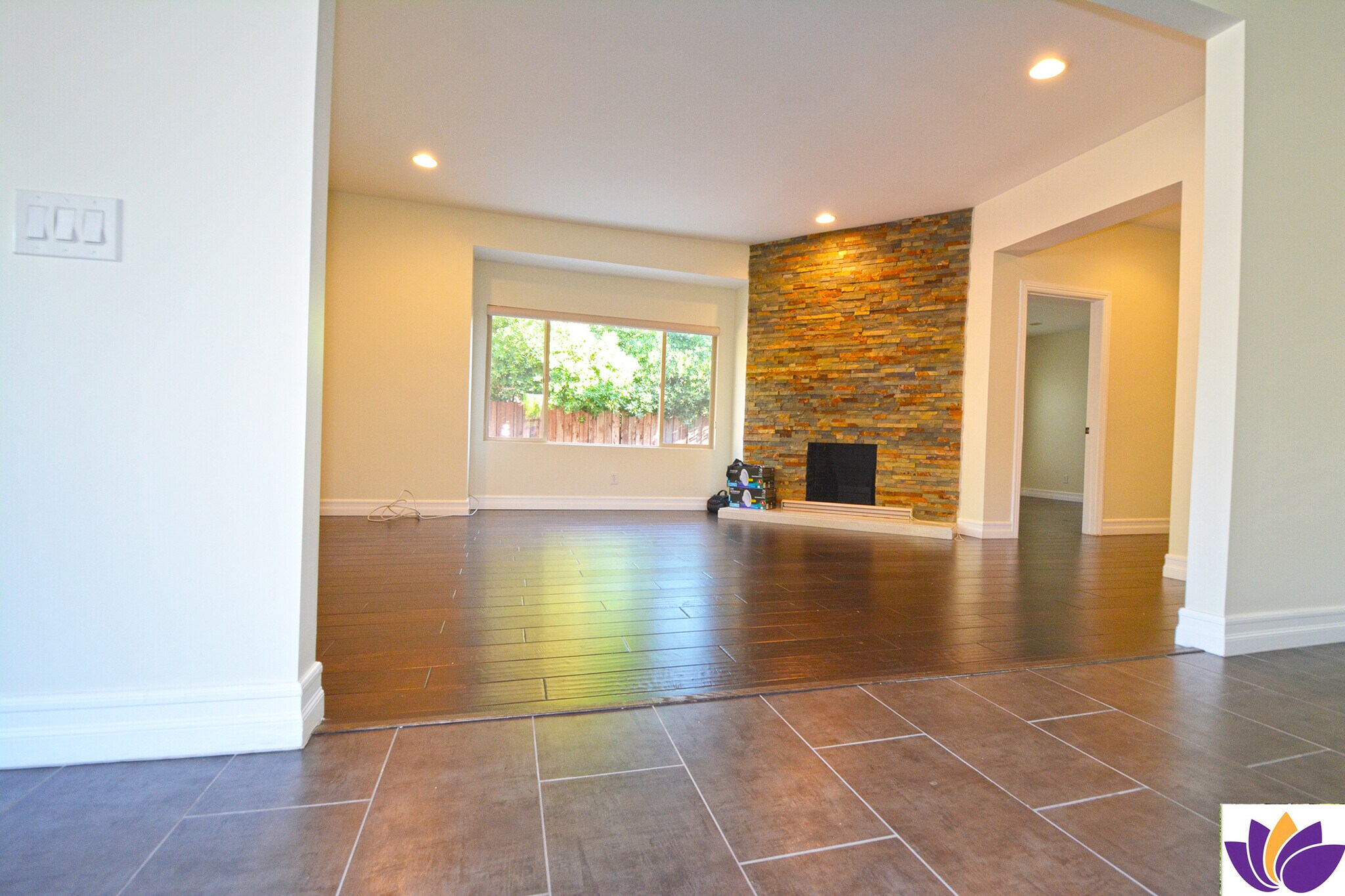 Building Photo - 1093 Avoca Ave
