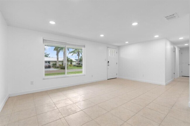 Building Photo - 504 Red Mangrove Ln