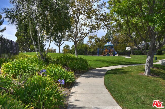 Building Photo - 2649 Rikkard Dr