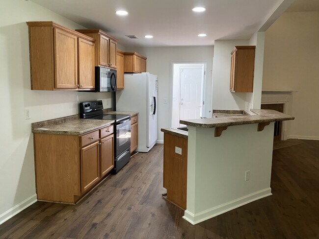 Building Photo - 1540 Bradley Blvd