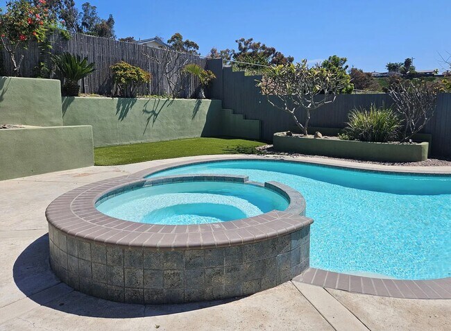 Building Photo - 2127 Hanford Dr