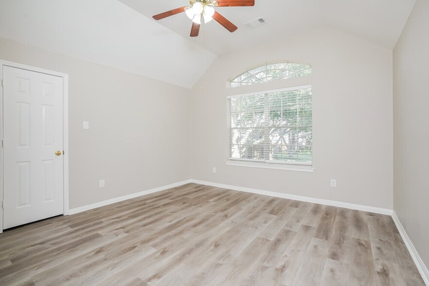 Building Photo - 1423 Tilman Dr
