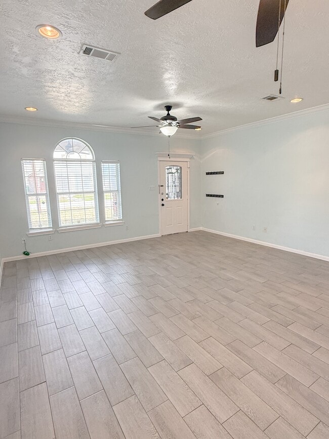 Building Photo - 3348 Reeves St