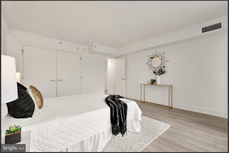 Master Bedroom - 800 4th St SW