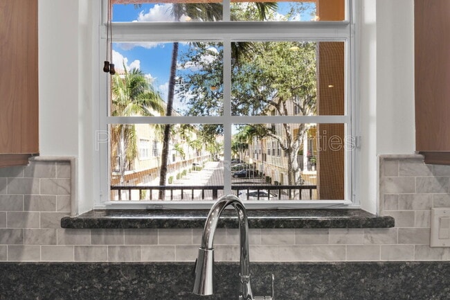 Building Photo - 2441 San Pietro Cir