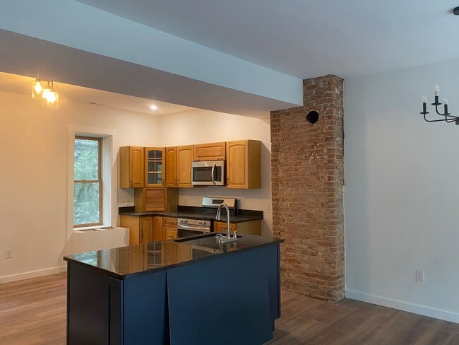 Building Photo - 5021 Greenridge Ln