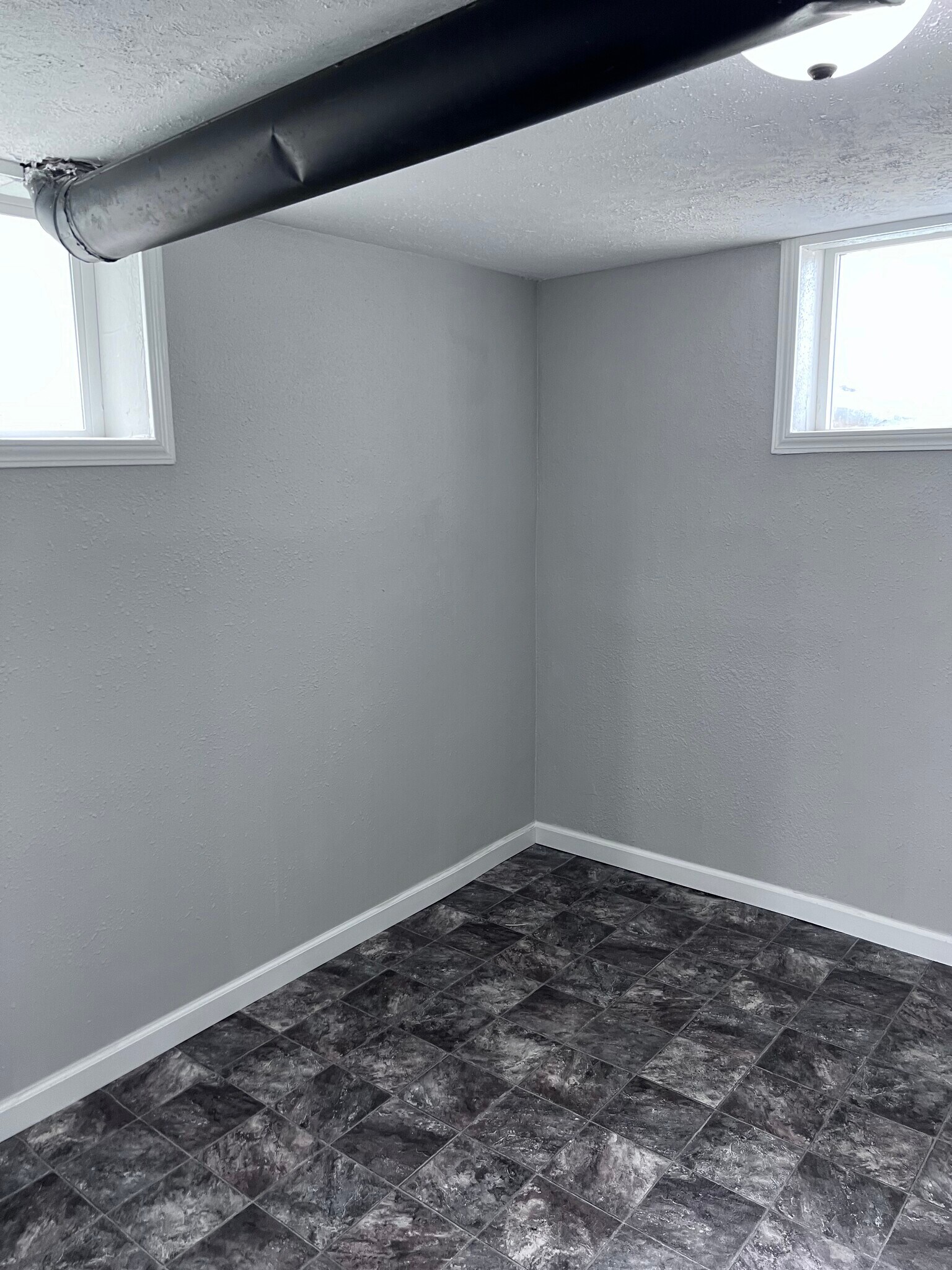 Building Photo - 639 S Main Ave