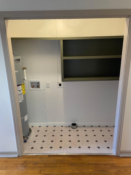 Building Photo - 1600 E 29th St