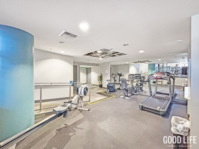 Building Photo - Beautiful 1BD/1BA Condo in Little Italy W/ A/C, W/D, Private Balcony with City Views, Community G...