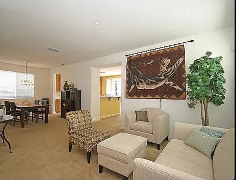 Building Photo - 246 White Birch Ct