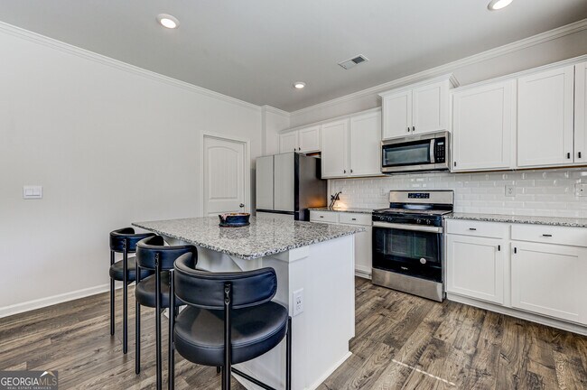Building Photo - 3154 Ellenton Dr