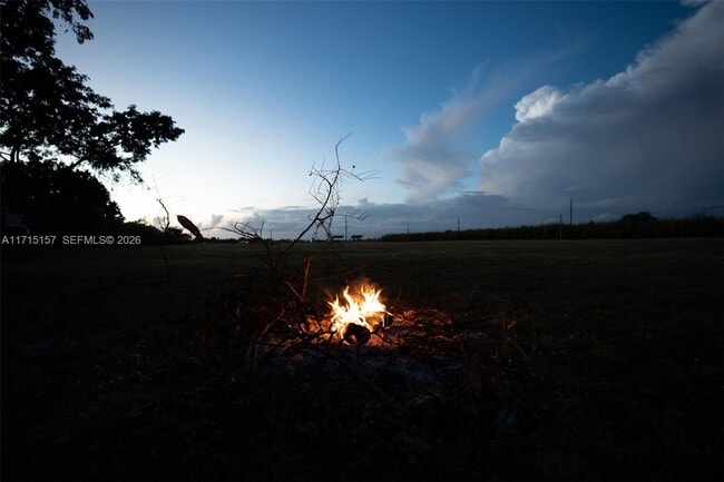 Building Photo - 3640 SW 22nd St