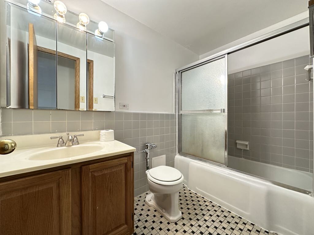 Building Photo - 4180 N Marine Dr