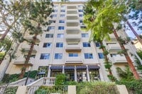 Building Photo - 435 N Oakhurst Dr