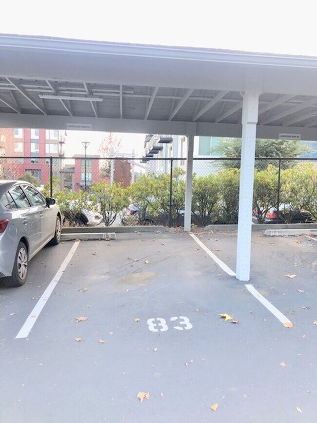 Building Photo - 2Bd/2Ba Kenmore Condo