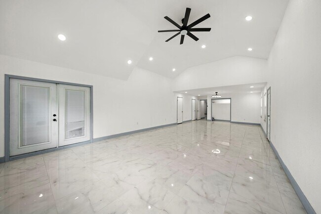 Building Photo - 1068 Chimney Rock Rd