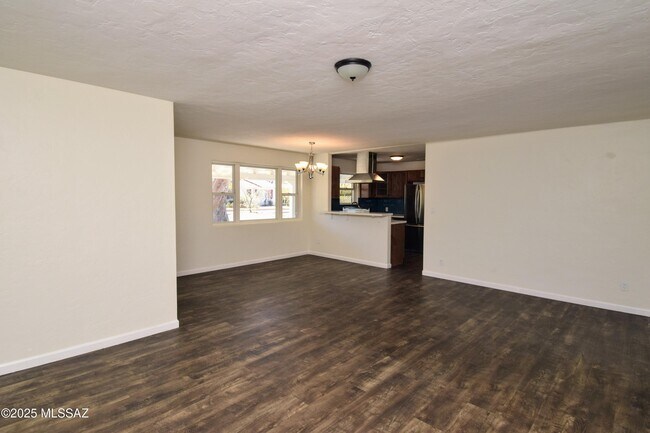 Building Photo - 4233 E Lester St