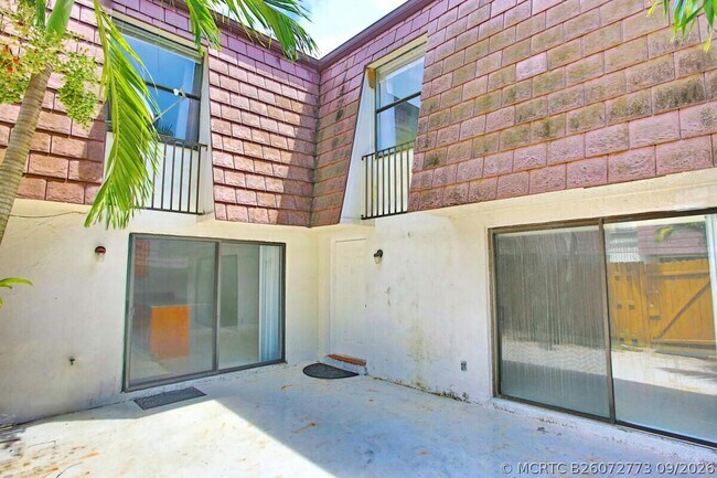 Building Photo - 7531 Courtyard Run E