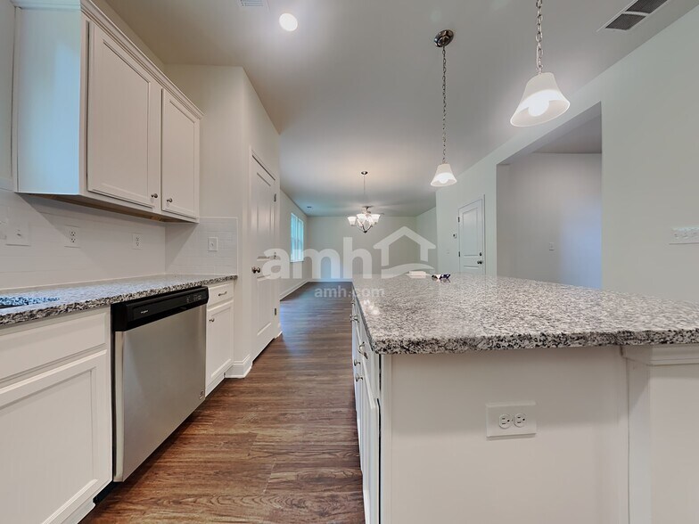 Building Photo - 156 Rivulet Dr