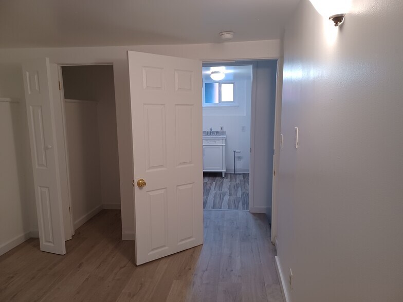 Building Photo - 308 S Yantic Ave