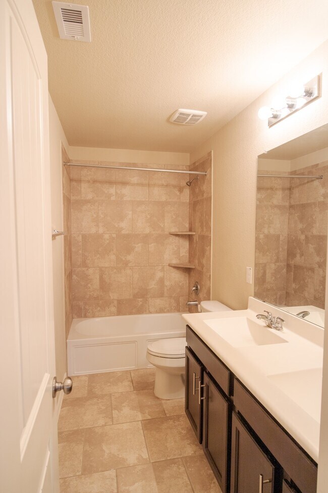 Building Photo - 7042 Bristol Memorial Dr