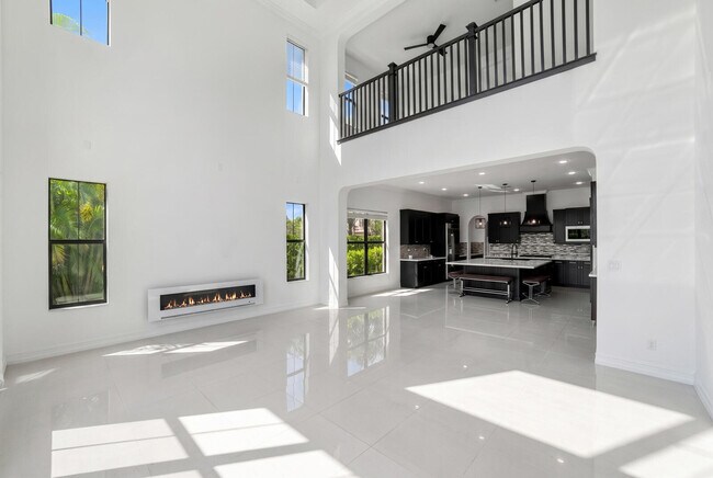 Building Photo - 9065 Watercrest Cir E