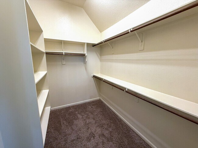 Building Photo - 117 Green Haven Dr