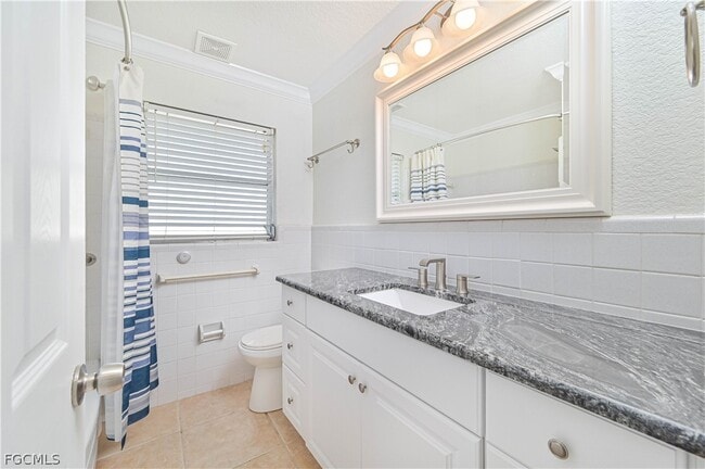 Building Photo - 711 Monterey Ave