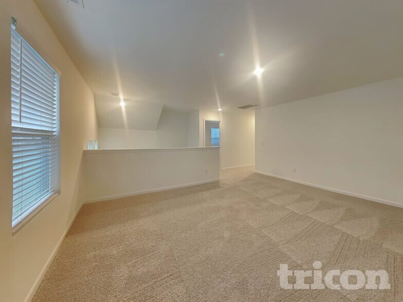 Building Photo - 177 Crabourne Dr