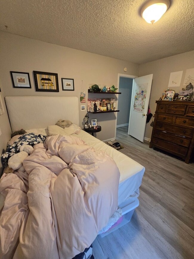 Building Photo - 322K