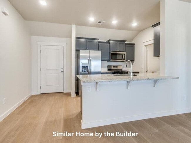 Building Photo - 1610 Highland Loop