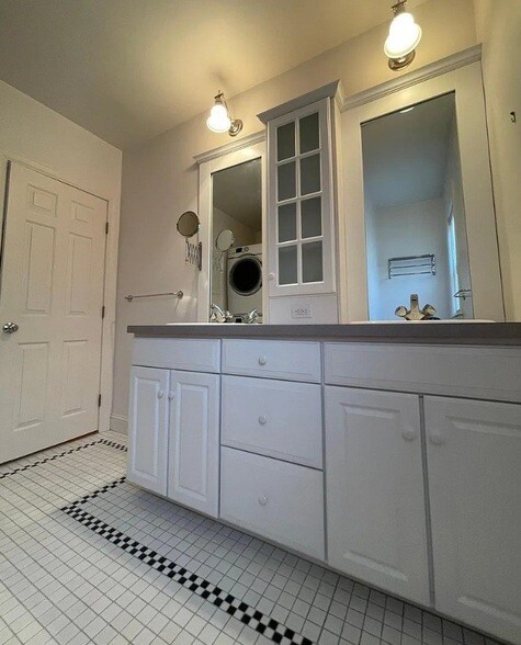 Building Photo - 230 County Rd