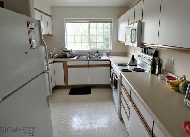 Building Photo - 3 Bedroom Apartment in Bozeman!