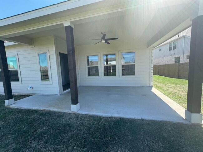 Building Photo - 324 Old Trinity Way