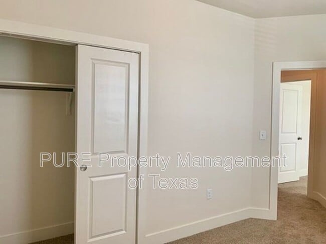 Building Photo - 2225 Katy Ln