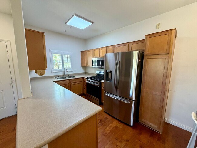 Building Photo - 2291 W Horizon Ridge Pkwy