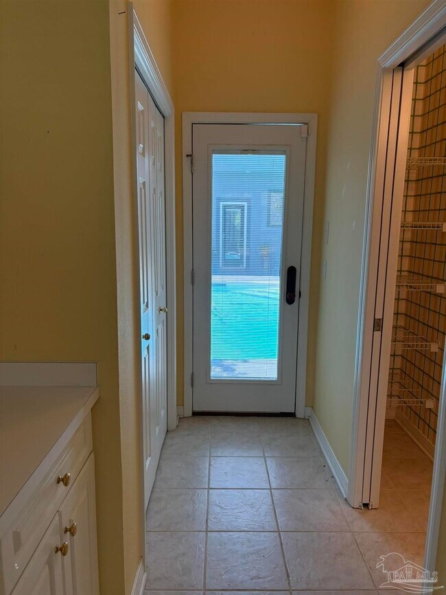 Building Photo - 4115 Oak Pointe Dr