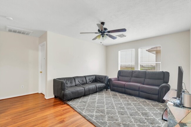 Building Photo - 14130 Magnus Ln