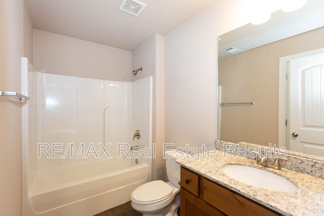 Building Photo - 1523 Purple Finch St