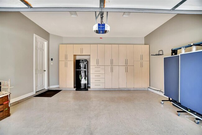 Building Photo - 1119 Sopris Dr