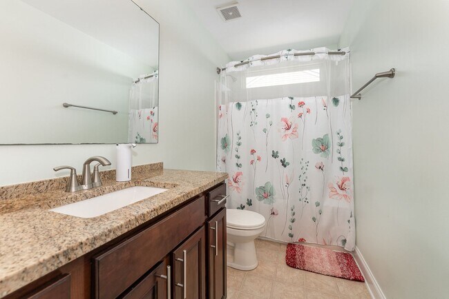 Building Photo - Beautiful 4/3 in High Point